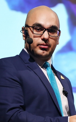 آقای امید عسگری