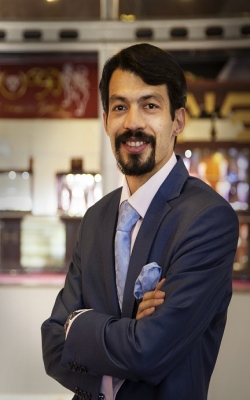 استاد فرخ دیبای اصفهانی